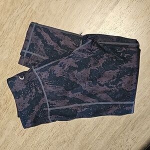 ZYIA Patterned Womans Capri with Pockets Size 4